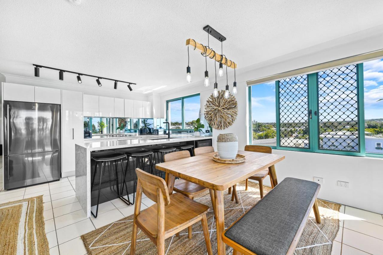 The Norfolks On Moffat Beach Caloundra Buitenkant foto