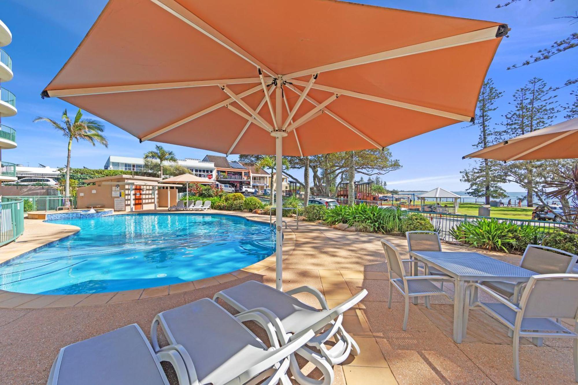 The Norfolks On Moffat Beach Caloundra Buitenkant foto