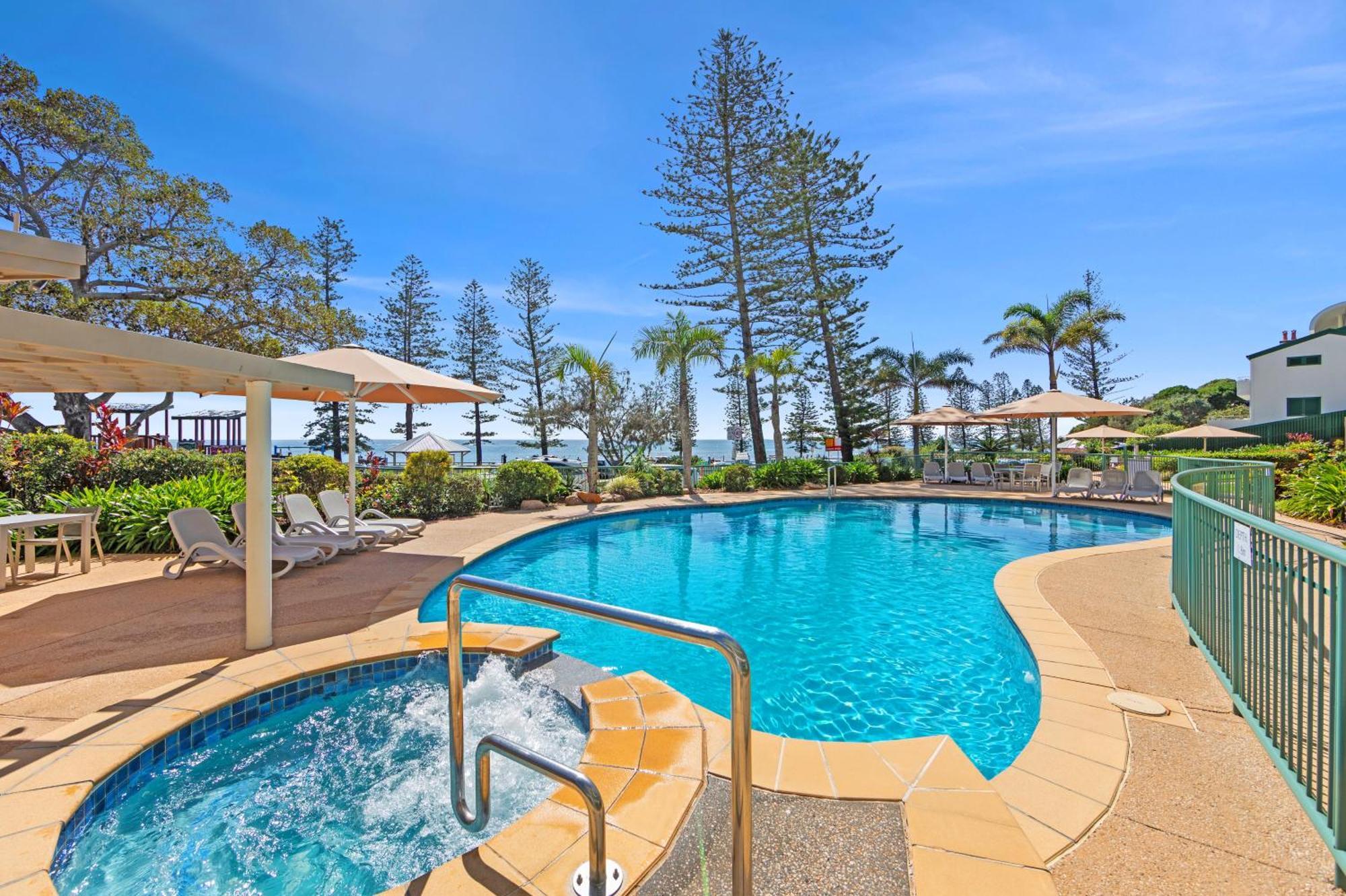 The Norfolks On Moffat Beach Caloundra Buitenkant foto