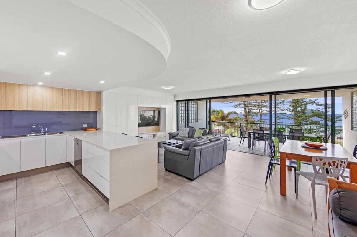 The Norfolks On Moffat Beach Caloundra Buitenkant foto