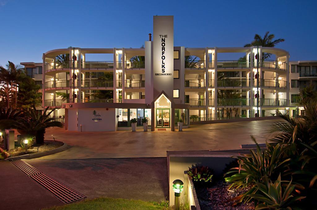 The Norfolks On Moffat Beach Caloundra Buitenkant foto